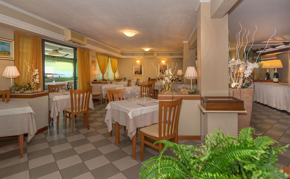 Hotel Siesta Лідо-ді-Камайоре Екстер'єр фото