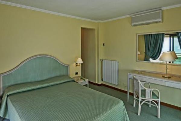 Hotel Siesta Лідо-ді-Камайоре Екстер'єр фото