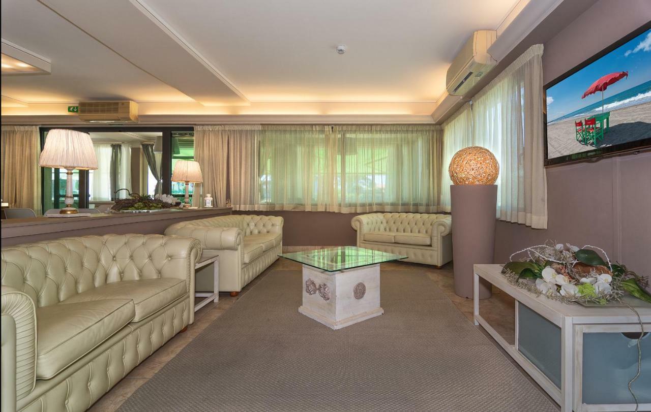 Hotel Siesta Лідо-ді-Камайоре Екстер'єр фото