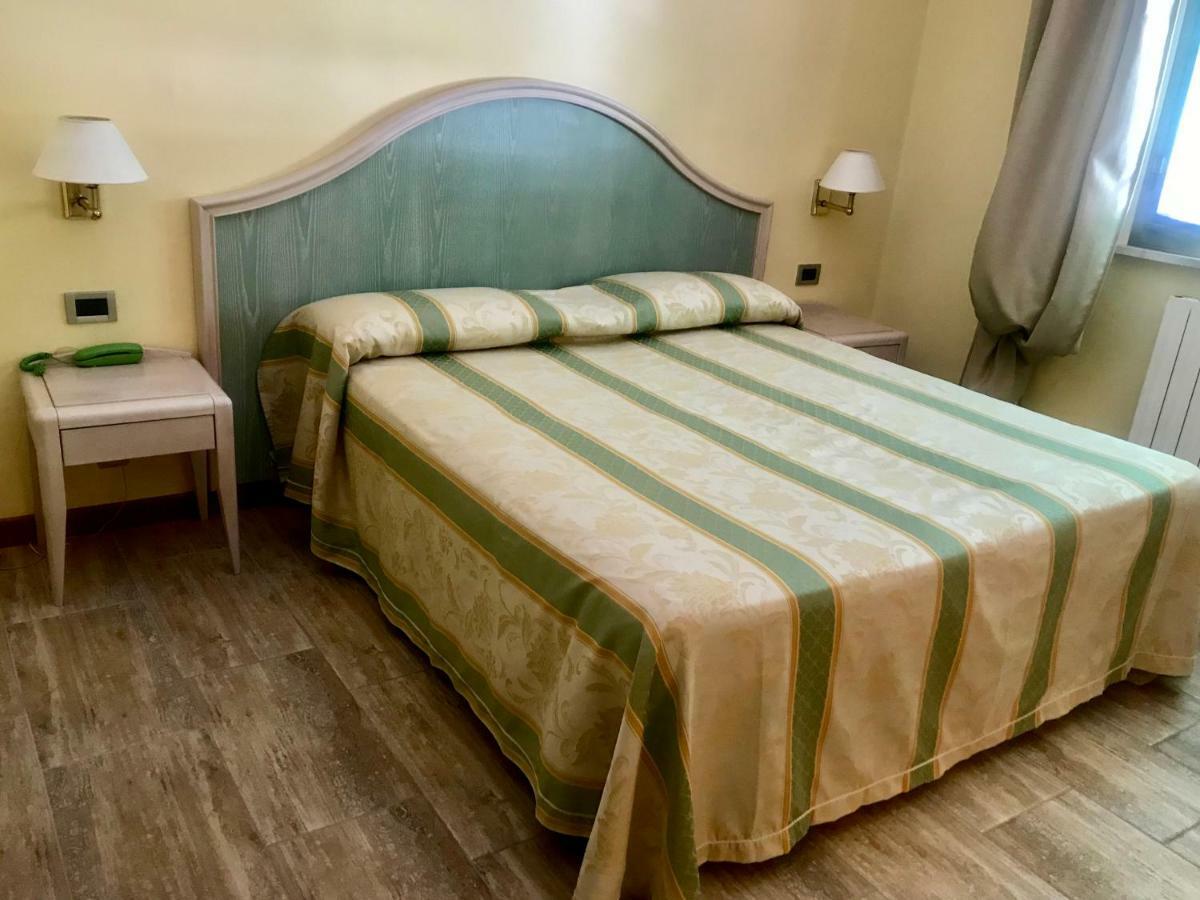 Hotel Siesta Лідо-ді-Камайоре Екстер'єр фото